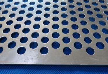 不鏽鋼沖孔網的(de)加工注意要點