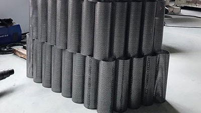 沖孔直縫(feng)焊管