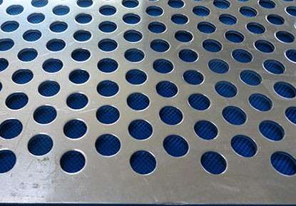 沖(chòng)孔網闆被(bei)腐蝕的形(xing)式有哪些(xie)