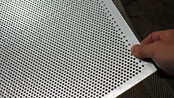 不鏽(xiù)鋼沖孔(kǒng)網